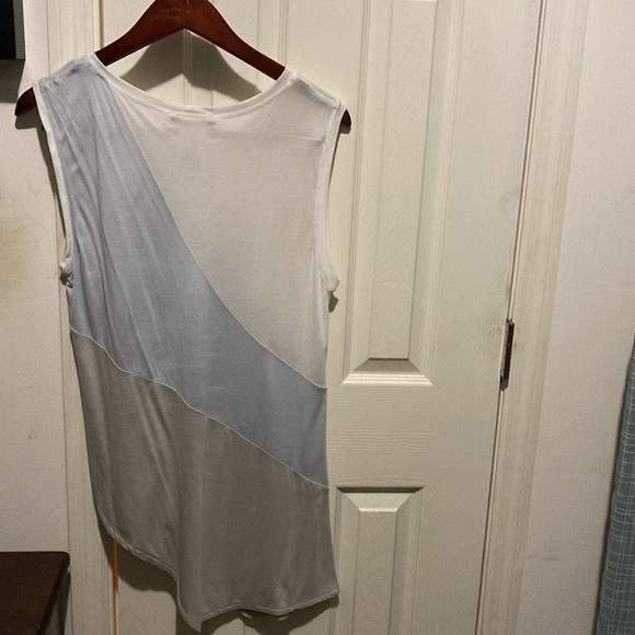 BCBG summer top - Picture 3 of 3